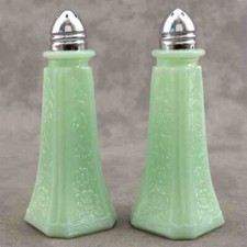 Jadeite GREEN Glass Floral SALT & PEPPER Shaker Set Mayfair Depression Style