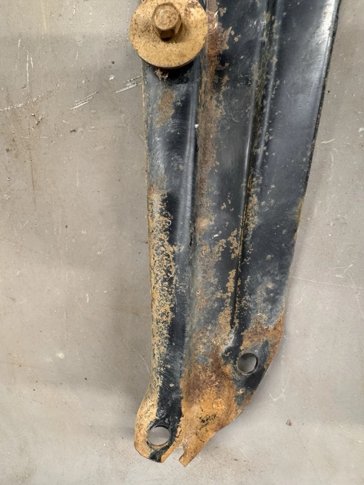 Chevy Impala Caprice 1967-1970 guardabarros interior faldón soporte rueda bien forro Foto 3 de 4