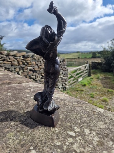 Vintage Signed Bronze Effect Resin Windswept Lady Figure Art Nouveau Style (photo 6)