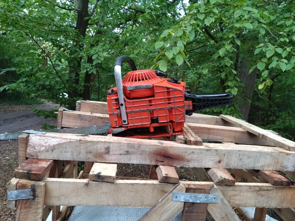 DOLMAR 122 SUPER 70cc Vintage Chainsaw , Good condition in working order. - Image 4 of 4