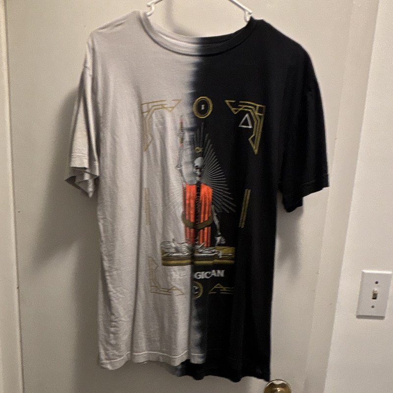 Cloak The Magician Skeleton Graphic Split Black/Gray Crew Neck Tee Cotton L