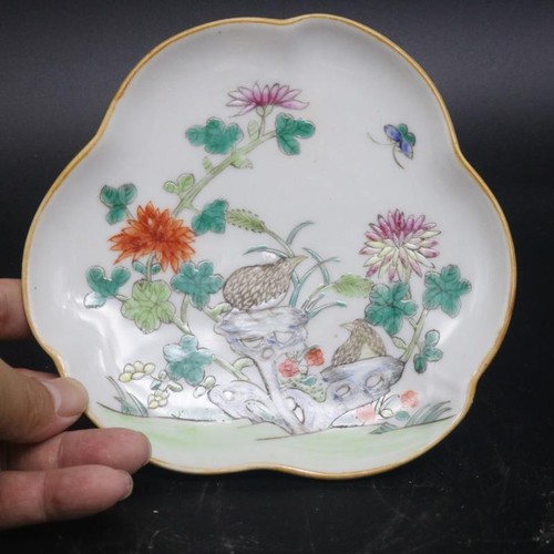 Vecchio piatto cinese porcellana Qing Tongzhi dipinto a colori fiori e uccellini - Foto 1 di 6