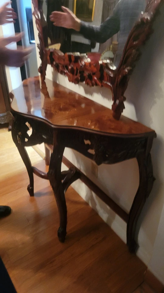 Mesa consola vintage hecha a mano y espejo tallado Foto 4 de 4