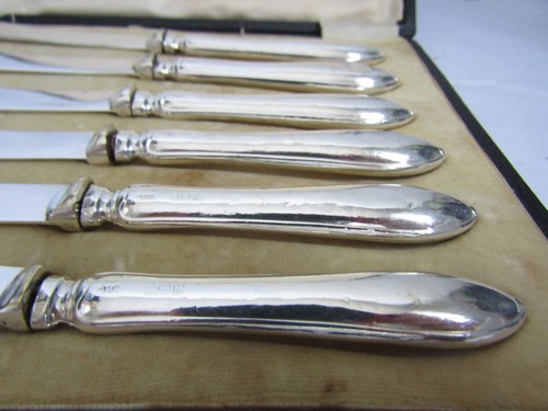 Cased Silver Handled Set of 6 Butter Knives, London 1956 - Picture 3 of 5