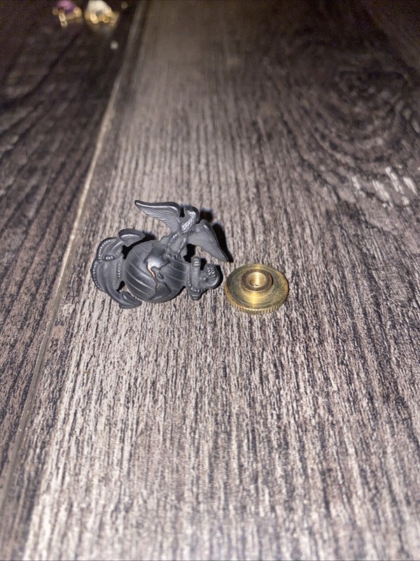 U.S MILITARY MARINE CORPS EGA HAT LAPEL PIN USMC EAGLE GLOBE AND ANCHOR EMBLEM
