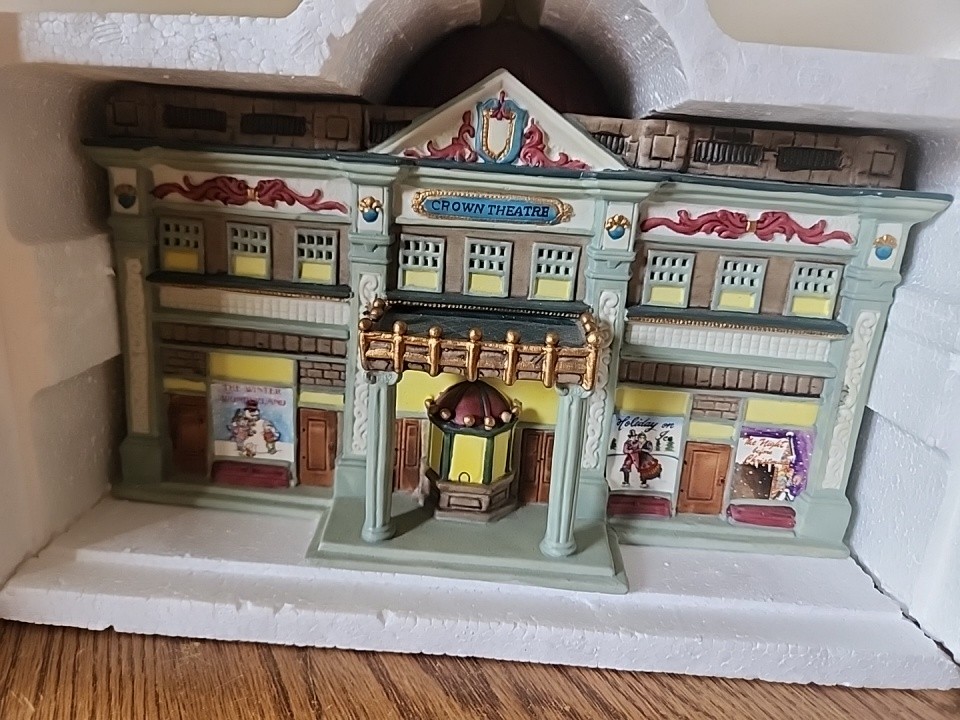Xマス lemax ミュージカル・ホール　合唱つき　ライトハウス　ミニチュア Lemax Village Collection Crown Theater | eBay
