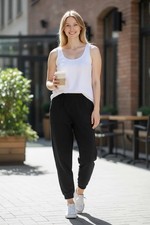 MARC NEW YORK Andrew Marc Performance XL Cropped Black Joggers R 59