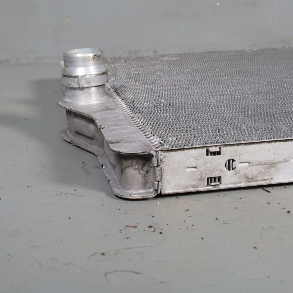 2010-2016 BMW 550i 650i Radiator 17117601831 OEM Used - Изображение 3 из 4