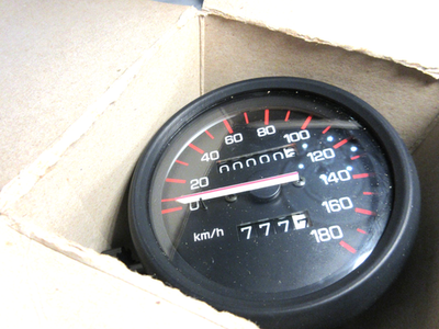 ヤマハ スピードメーター 品番51L-83580-51 ヤマハ スピードメーター 51L-83580-51 (RZ250R?) 多分未使用品