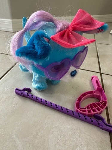 FurReal Rockalots Walksalot Blue Dog Bow Sunglasses Leash Walks Moves Sound Moti - Picture 7 of 9