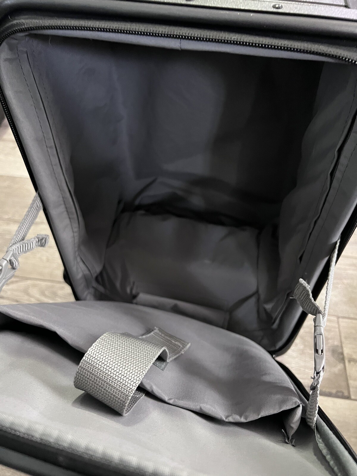 Electric Ride on Suitcase/luggage, TSA Approved, Waterproof, Battery, Carry On eBay