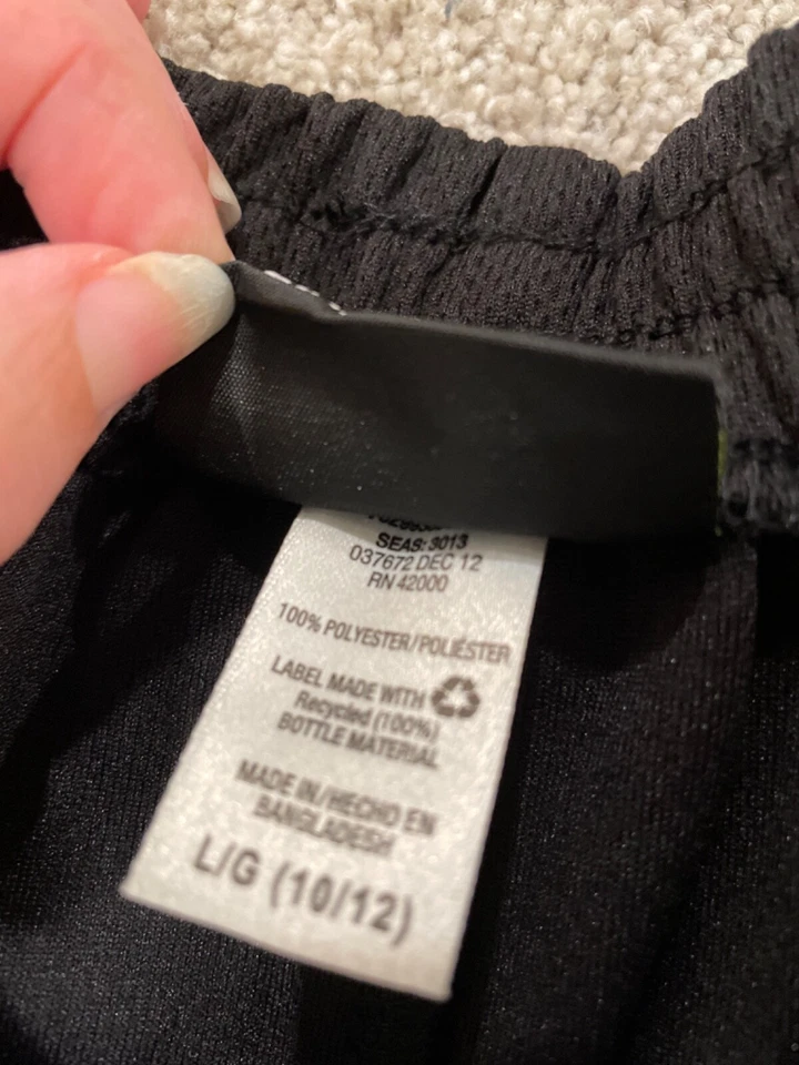 Pantalones cortos de malla negros talla L (10/12) Athletech para niños nuevos con etiquetas Foto 4 de 4