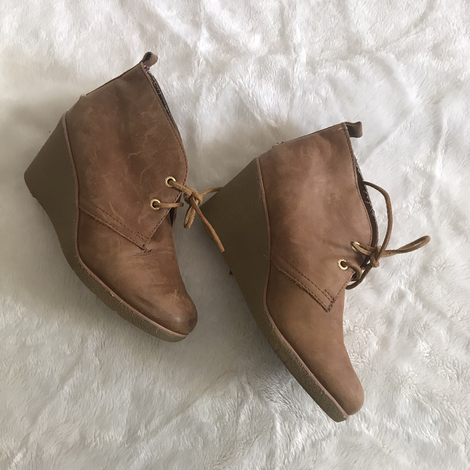 sperry coil hook bootie