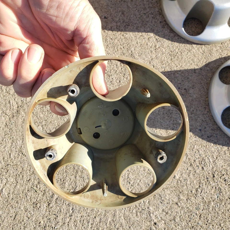 Tapacubos OEM Jeep Grand Cherokee Wrangler 52057618 1993 2009 tapacubos a Foto 4 de 4