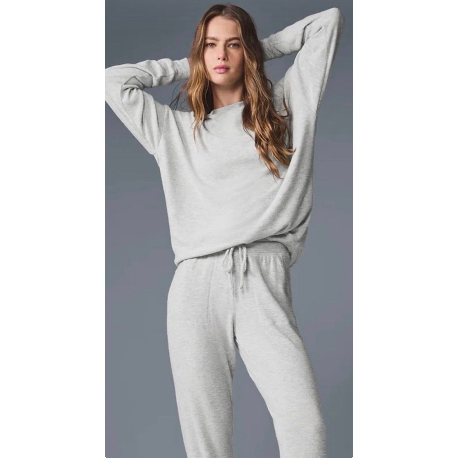 Alo Yoga Soho Sweatshirt Women's Est Medium Heather Grey Pullover Crewneck
