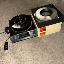 Kodak Carousel 4200 Slide Projector w Remote 2 Slide Trays 80, 140 Tested