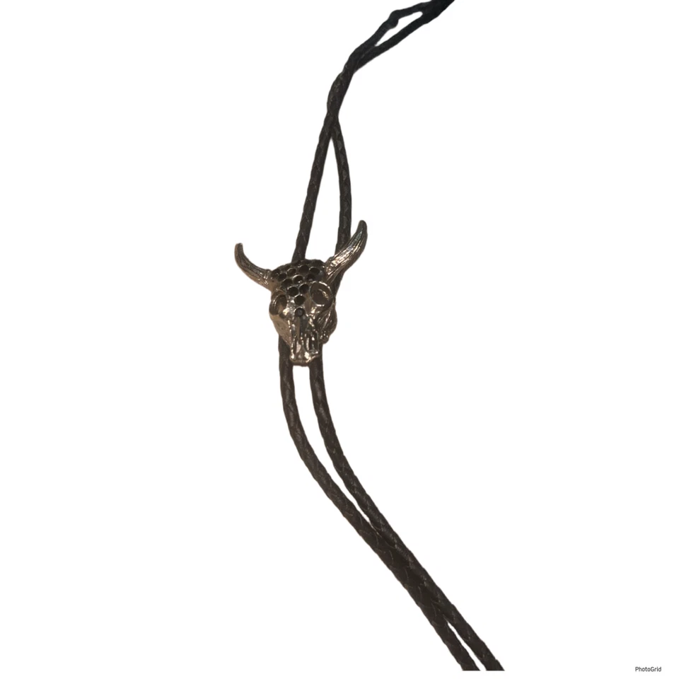 Corbata Western Peltre Cabeza de Novillo Calavera de Vaca Corbata Cordón Negro De Colección  Foto 2 de 4