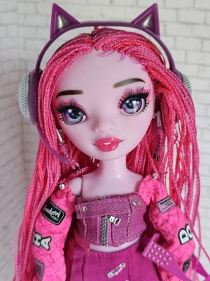 Rainbow High Shadow High Pinkie James Fashion Doll Pink Braids Cat Headset Stand