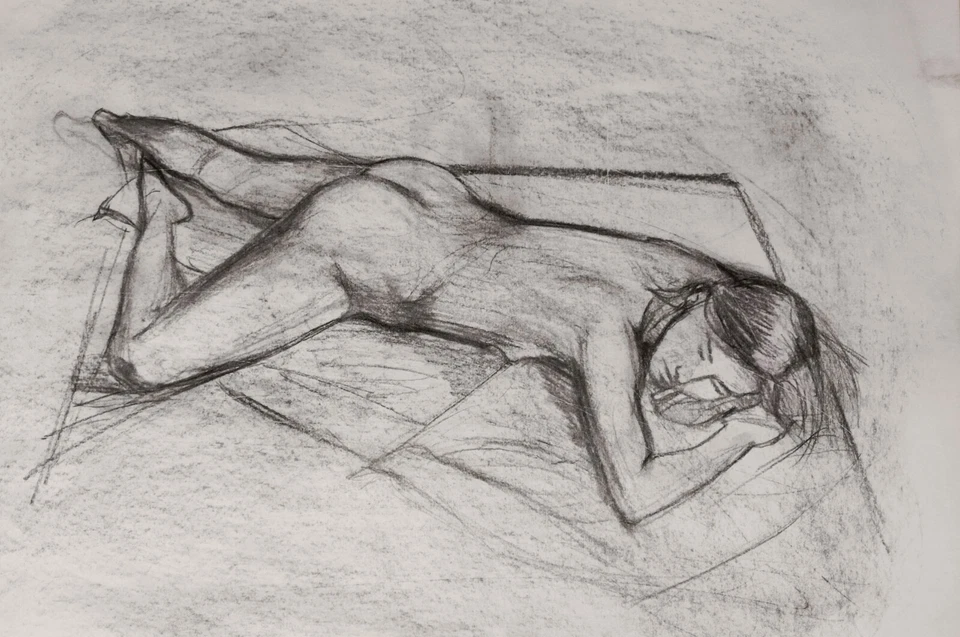 Hermosa mujer desnuda, dibujo de vida, carbón, arte original firmado Foto 2 de 2