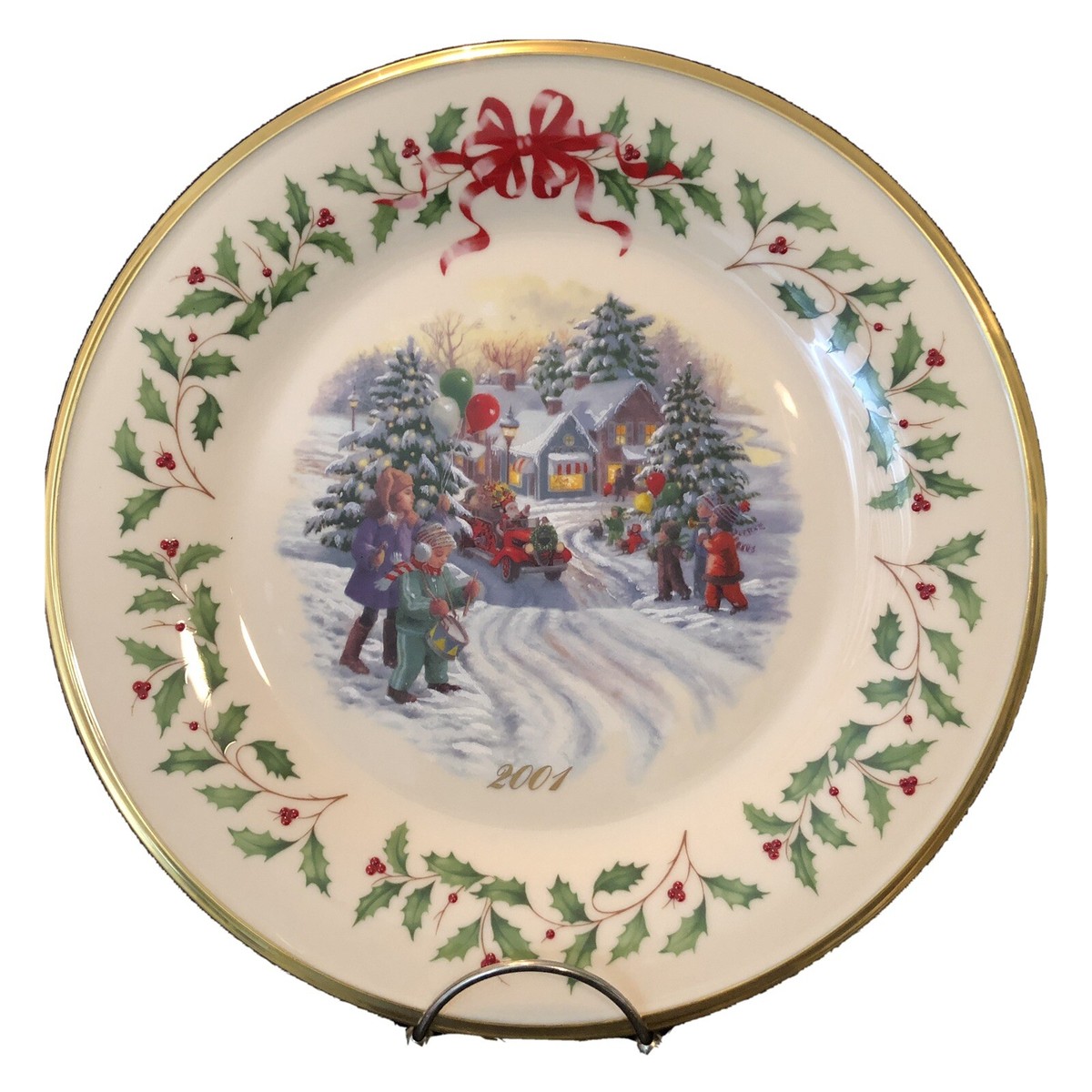 LENOX Annual Holiday Collector Plate 2001 Santa Santa’s Holiday Parade - 2001 Lenox Holiday Annual Christmas Plate main image 1