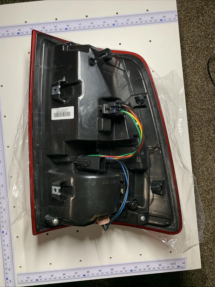 Левый задний фонарь для Dodge Ram 1500 2500 3500 2013 2014 2015 2016 2017 2018 - Изображение 2 из 4