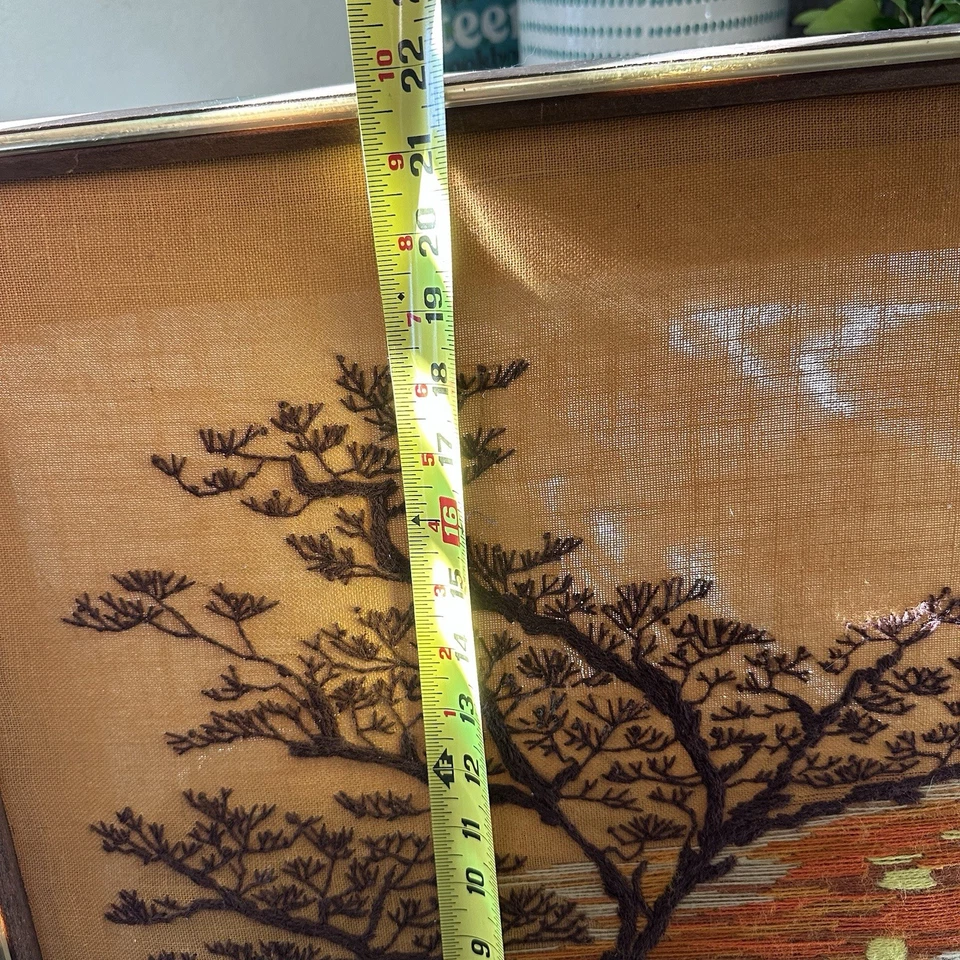 Vintage Enmarcado 1975 Bordado Punta de Aguja Puesta de Sol Nat’l Paragon Foto 3 de 4