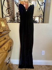 Pretty Little Thing Strapless Heart Shaped Velvet Gown Front Slit Size 4