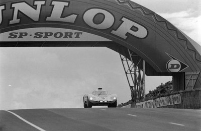 Phil Hill Joakim Bonnier Chaparral Cars Inc Chaparral 2D Chevrolet- Old Photo 14
