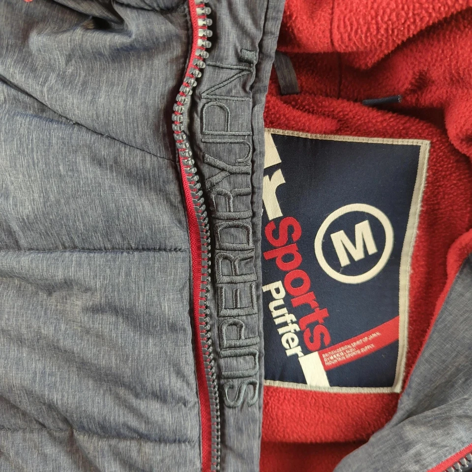 Superdry Chaqueta Hombre Abrigo de Invierno Forrado de Vellón con Capucha Gris Medio Puffer Foto 4 de 4
