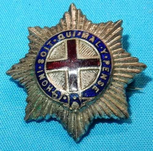 WW2 COLDSTREAM GUARDS MILITARY SWEETHEART ENAMEL BADGE WORLD WAR II