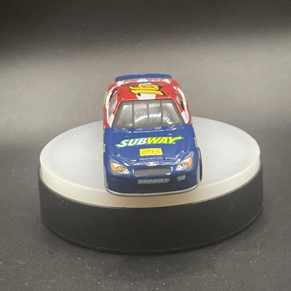 Metro suelto NASCAR 2000 Greg Biffle #16 Guardia Nacional calibre 1:64 Foto 2 de 4