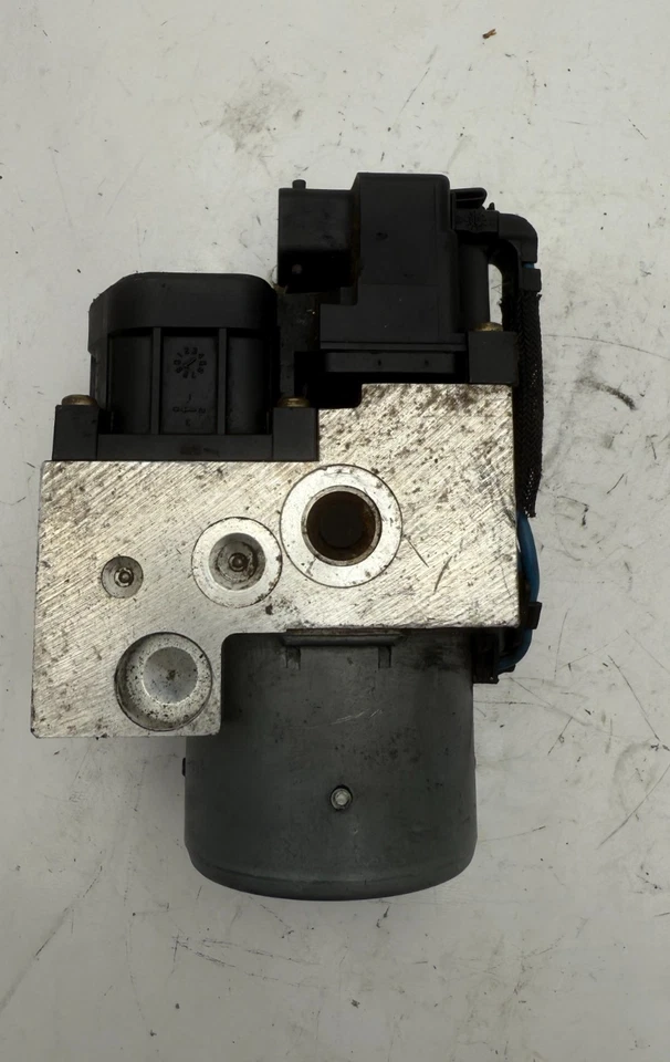 Infiniti I35 2002-2004 3,5 L ABS módulo de bomba de freno antibloqueo OEM 47660 5Y710 Foto 2 de 4