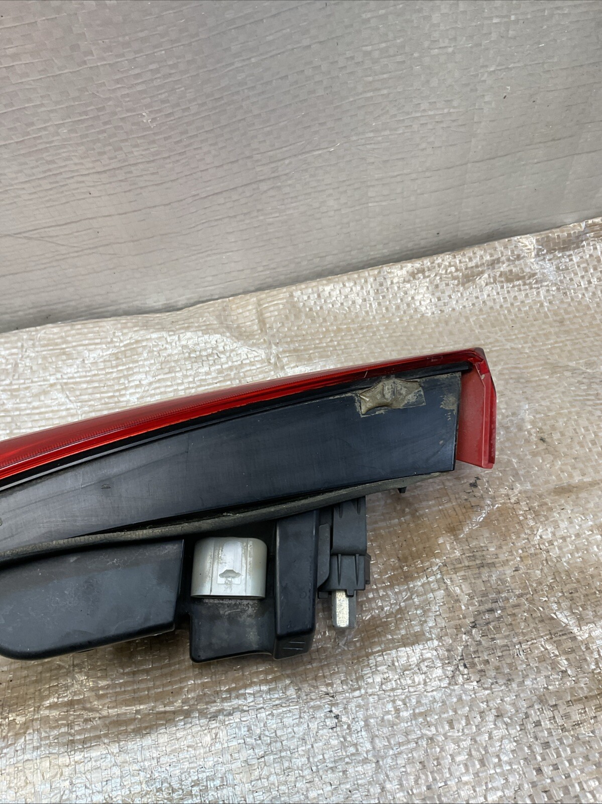 2013 - 2016 MASERATI QUATTROPORTE REAR RIGHT INNER TAILLIGHT OEM 670009228