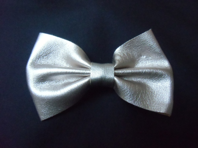 Clip E Barette Per Capelli A Fiocco – Similpelle – Vari Colori – Nuove