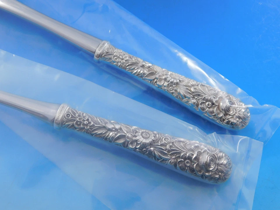 Набор сервировок для салата из чистого серебра Repousse от Kirk проколотый на заказ 10 7/8 дюйма - Изображение 3 из 4