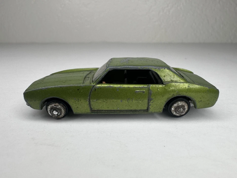 Vintage Playart Green Chevrolet Camaro SS Car - Classic Collectible White Base - Image 4 of 4