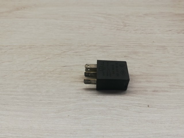 7700414484 реле renault