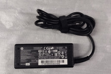 HP 65W AC POWER ADAPTER P/N: 67770-002, 693715-001 / PPP009C