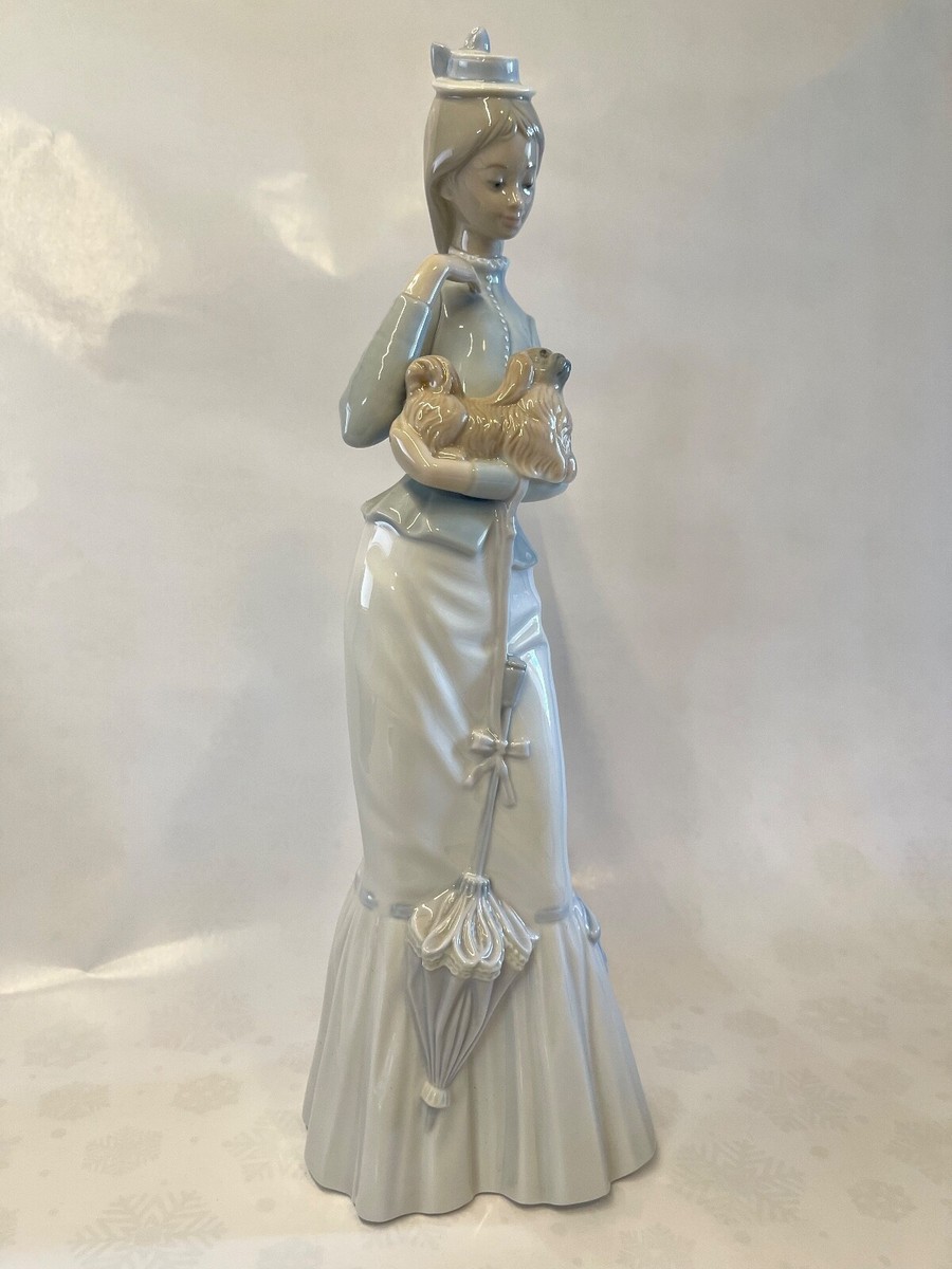 Lladro Porcelain Figurine Walk with the Dog #4893 Lady w/ Dog