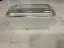 Vintage Pyrex True Opal White Unmarked 502 Refrigerator Dish with Lid