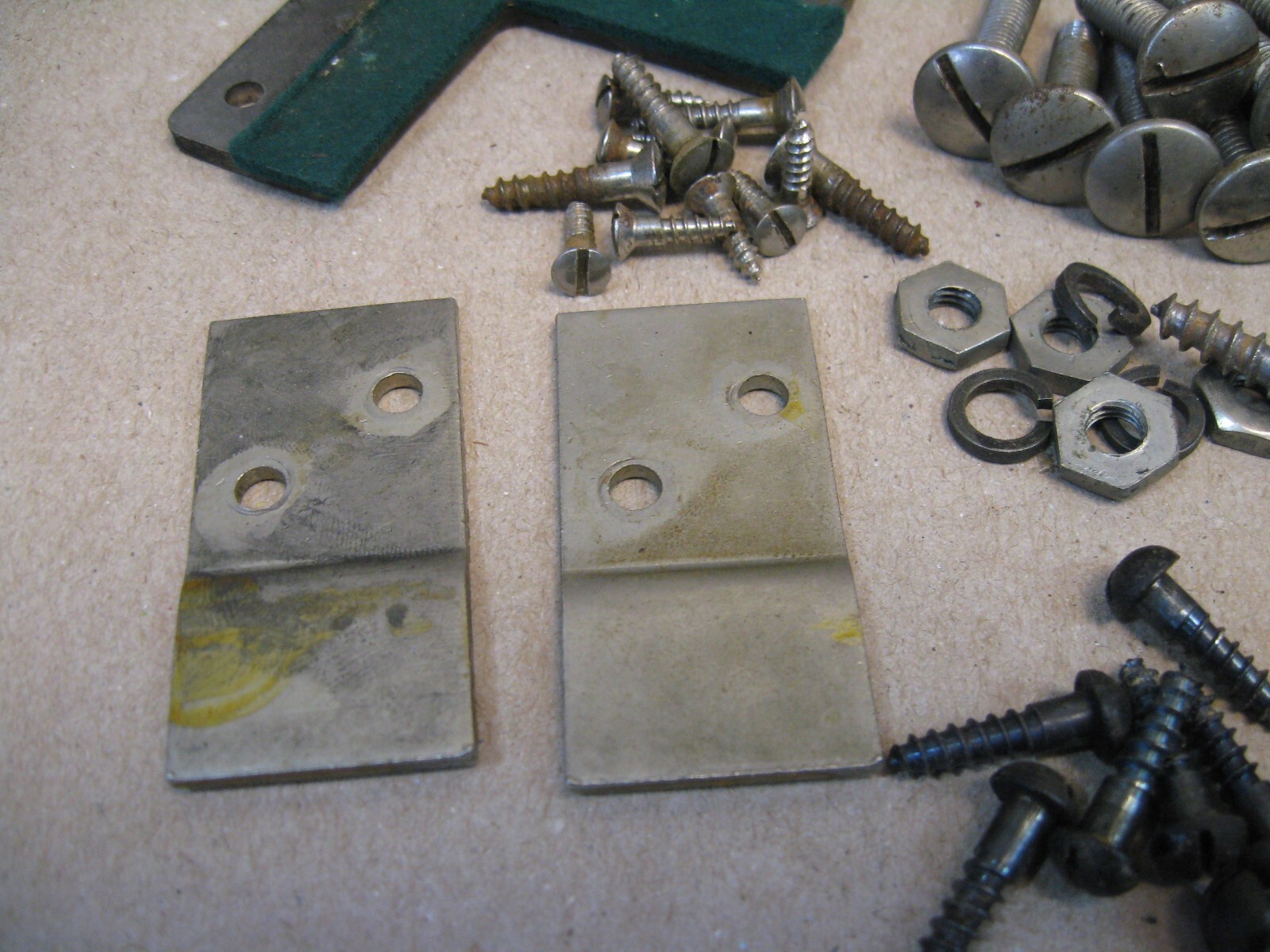 Antique Victor Victrola VV Phonograph Parts Lot Screws Lid Lifts Knob