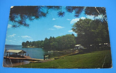 CREASED Lake Winnipesaukee Oxbow Housekeeping Cottages Gilford NH Vtg Postcard 