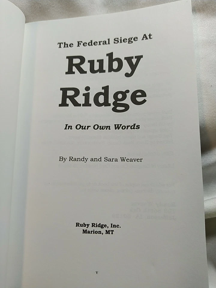 SIGNED FEDERAL SIEGE AT RUBY RIDGE BY RANDY AND SARA WEAVER 1998 SC HISTORY - Image 4 of 4