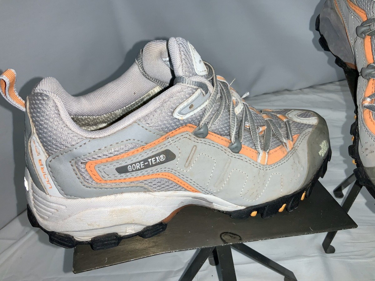 The North Face Ultra 104 GoreTex Sz 8 Women Gray Hike Shoes YGI