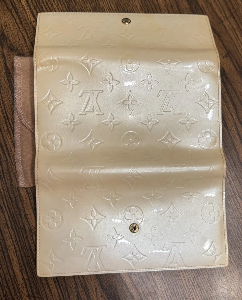 LOUIS VUITTON LV Vernis Cream Monogram Sarah Wallet Clutch Flap Envelope 2006 - Image 4 of 4