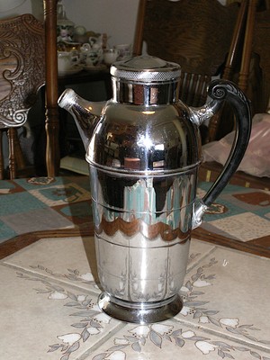 Vintage Chrome Plated Krome-Kraft Footed Hot Coffee Tea Pot Bar Shaker Bakelite