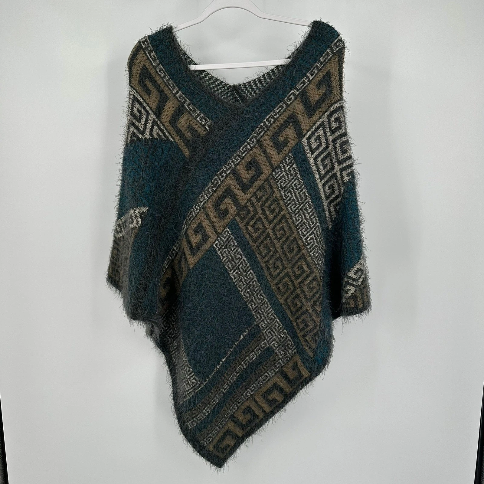 Womens Boho Southwestern Poncho One Size Statement Geometric Fuzzy Layering
Opens in a new window or