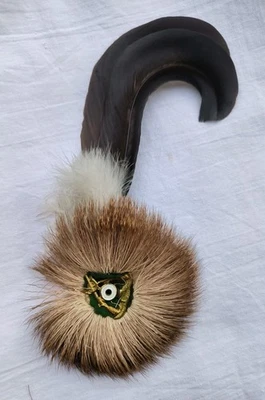 Schützenfeder, Feder mit Rehfellrosette und Schützenmotiv Hut Hüte Tracht - Bild 1 von 2
