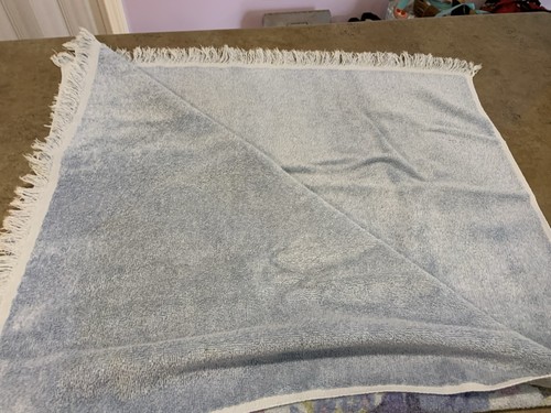 Vtg Fashion Manor Blue Purple Roses Bath Towel Fringed 23x44 1970’s Beautiful! - Picture 2 of 6