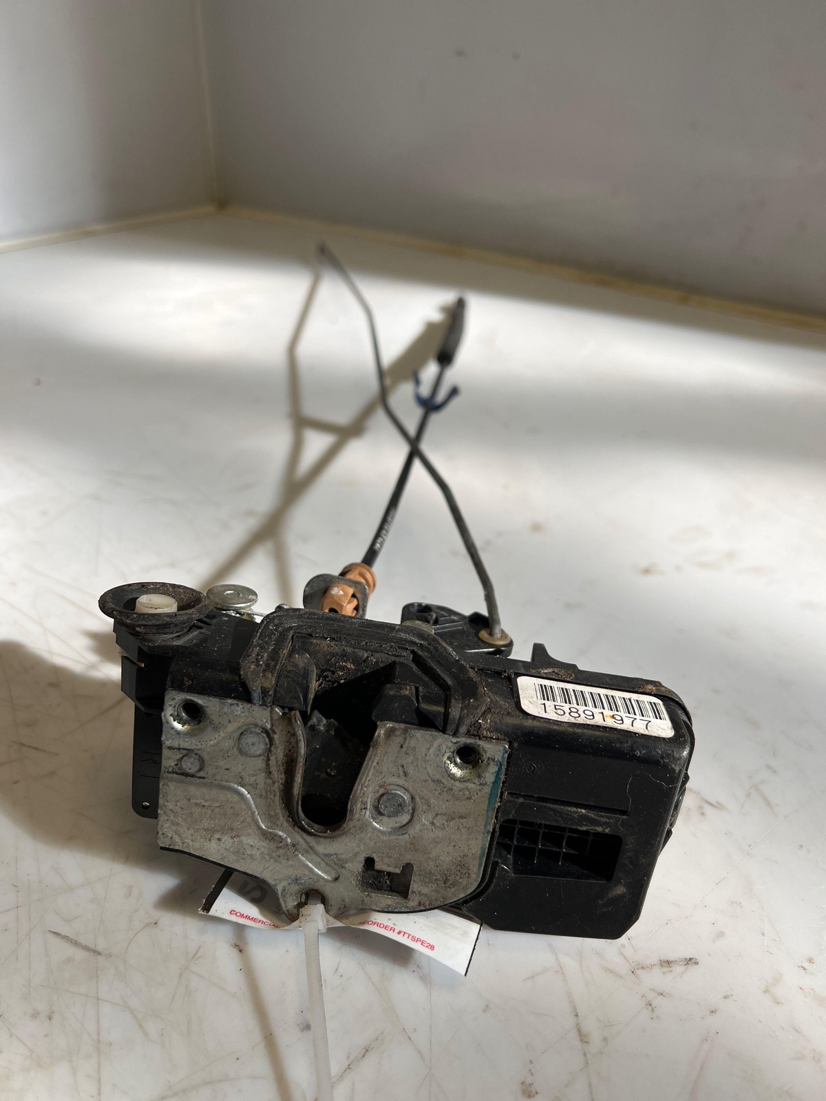 2006 10 Buick Lucerne Rear Door Latch RH Passenger Side OEM 20790498